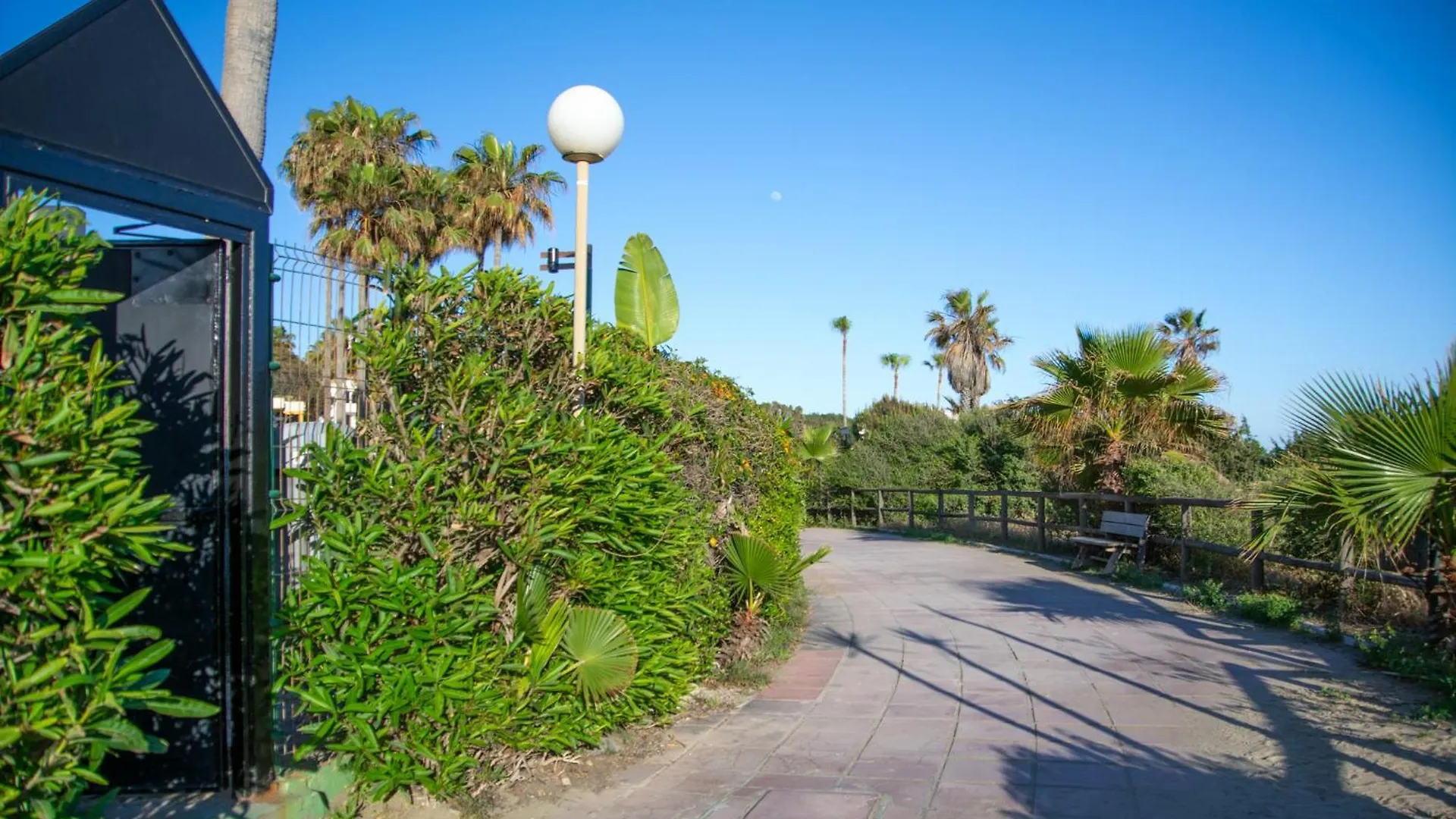 The Marbella Beachfront Gem Apartamento