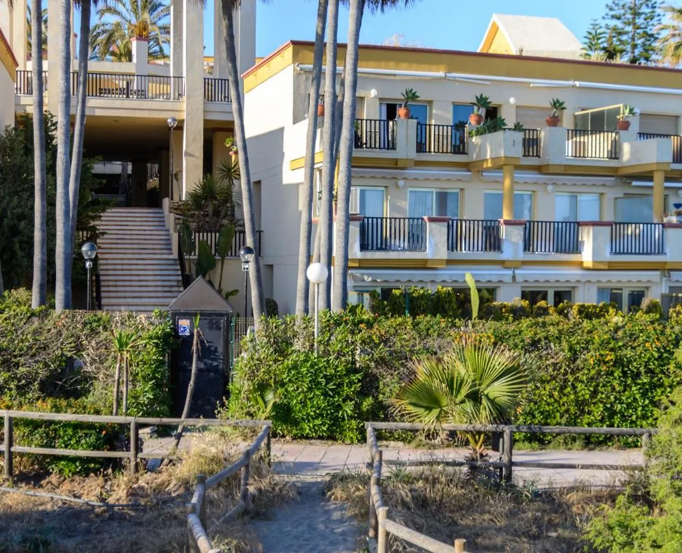 Apartamento The Marbella Beachfront Gem