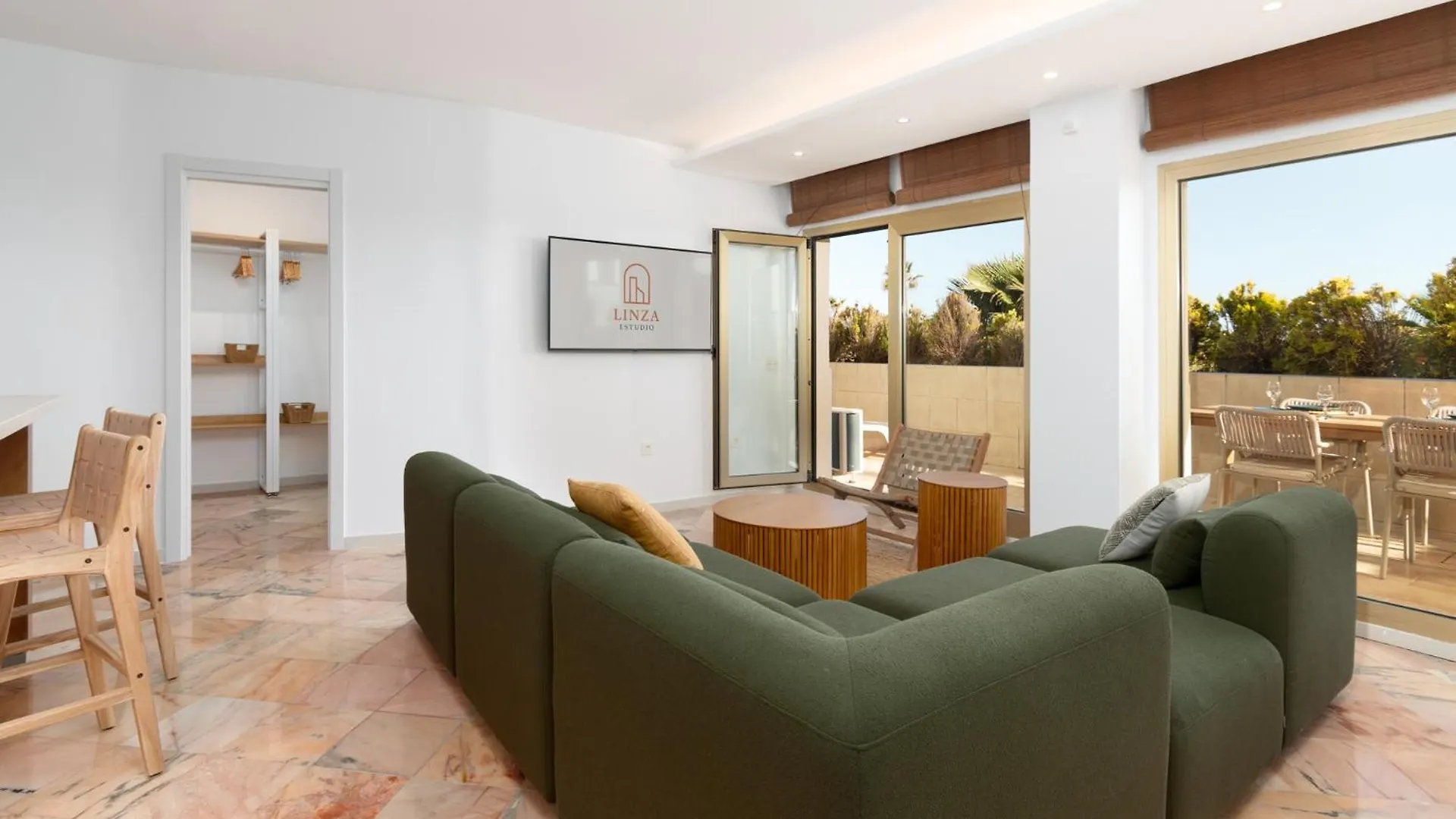 The Marbella Beachfront Gem Apartamento