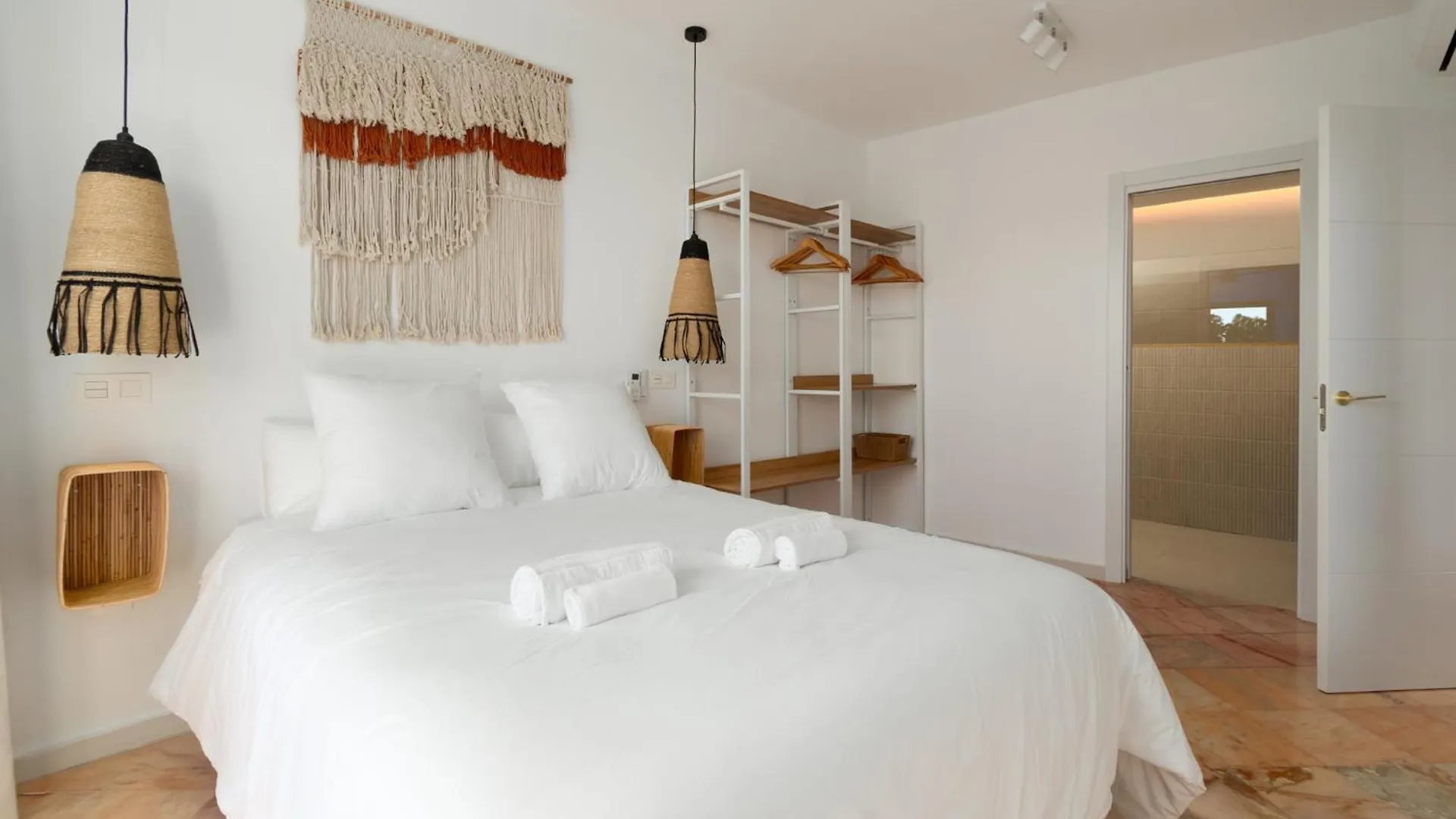 The Marbella Beachfront Gem 0*,  España