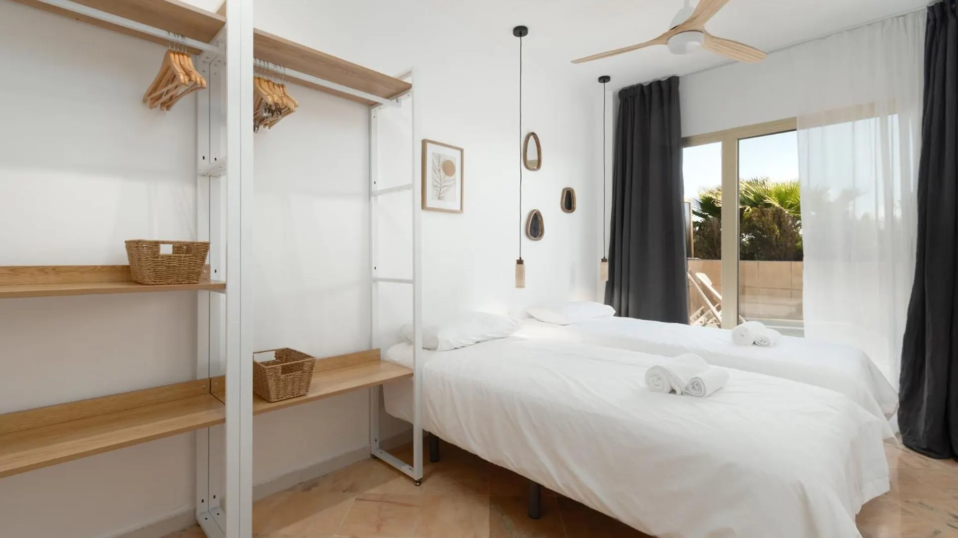 The Marbella Beachfront Gem España