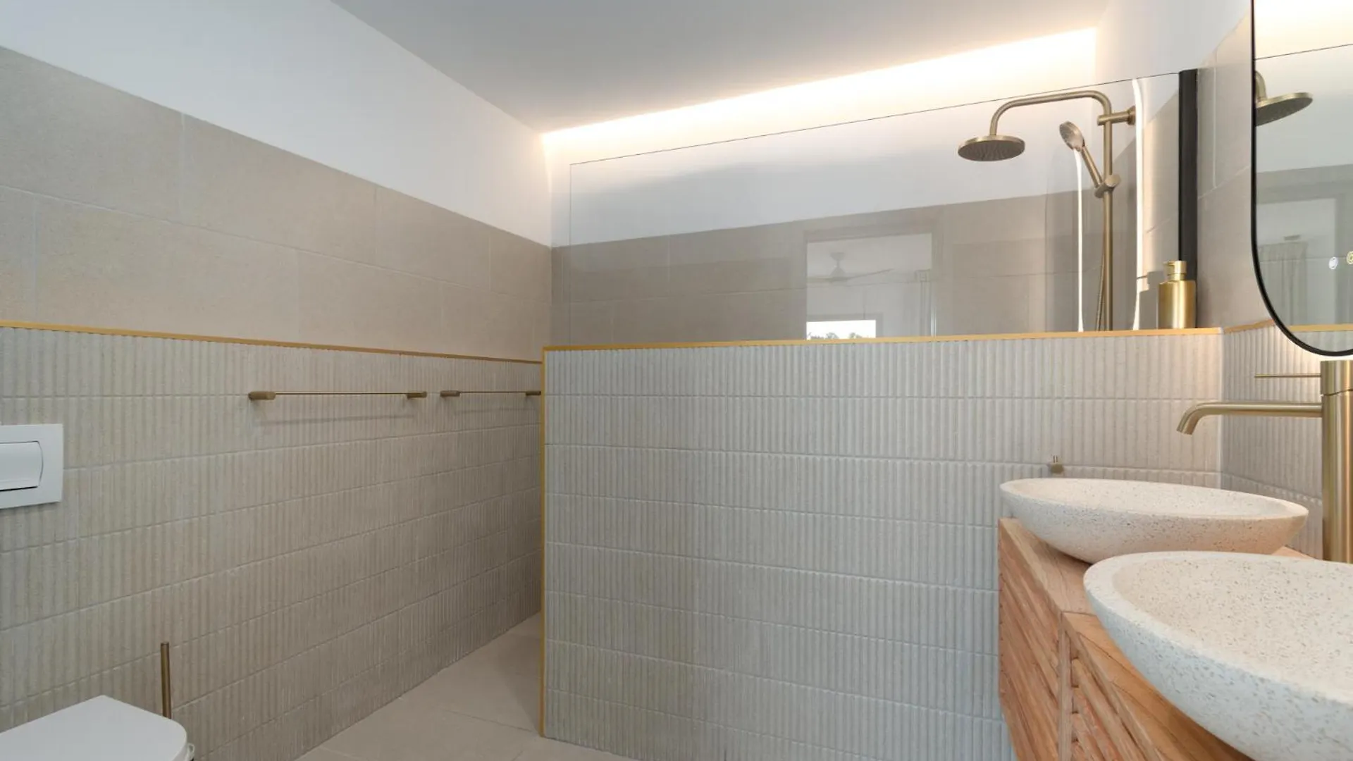 The Marbella Beachfront Gem Espanha